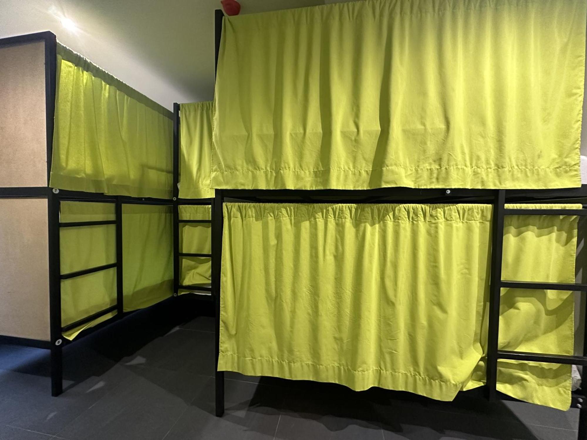 Madriz Hostel Bagian luar foto