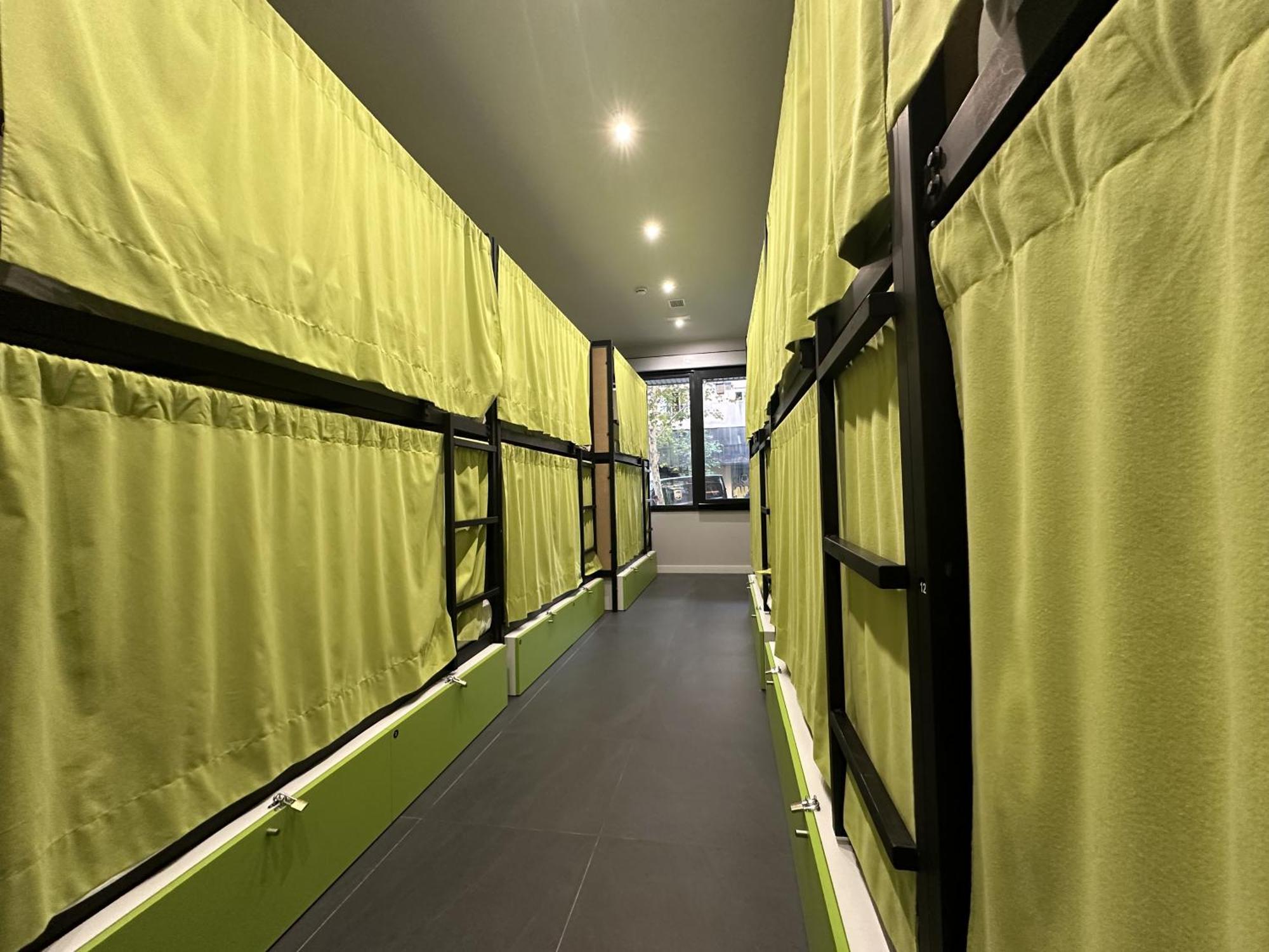 Madriz Hostel Bagian luar foto